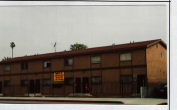 7406 S Broadway in Los Angeles, CA - Building Photo - Building Photo