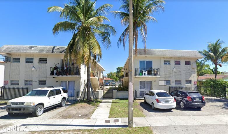8287 NE Miami Ct in Miami, FL - Building Photo