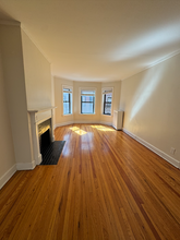 Updated Apartments Located at 800 Michigan in Evanston, IL - Building Photo - Interior Photo