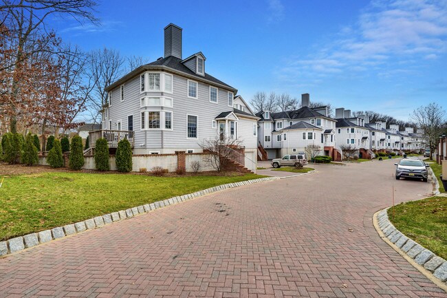 18 Mariners Bend in Brielle, NJ - Building Photo - Building Photo