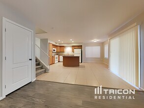7906 S 46th Ln in Phoenix, AZ - Building Photo - Building Photo