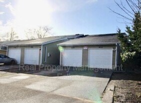 902 28th St NE in Auburn, WA - Building Photo