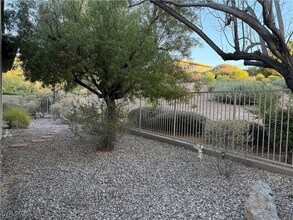 101 Emerald Dunes Cir in Henderson, NV - Foto de edificio - Building Photo