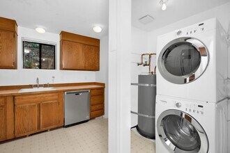 12414 73rd Ln S in Seattle, WA - Building Photo - Building Photo