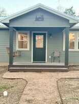 520 Leisure Ln in Cedar Creek, TX - Building Photo