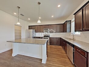 325 Pine Terrace Dr in Ruskin, FL - Building Photo - Building Photo