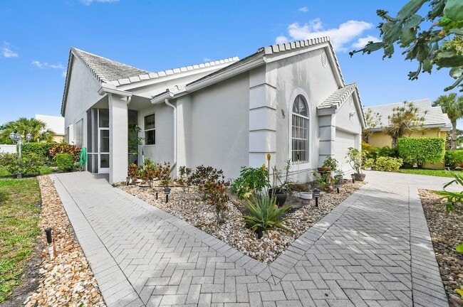 8319 Horseshoe Bay Rd in Boynton Beach, FL - Foto de edificio - Building Photo