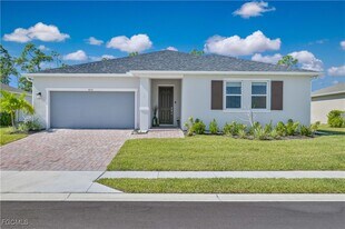 6612 Estero Bay Dr in Ft. Myers, FL - Building Photo