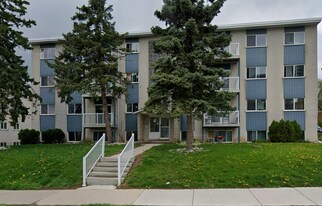 16 Austin Dr in Waterloo, ON - Building Photo