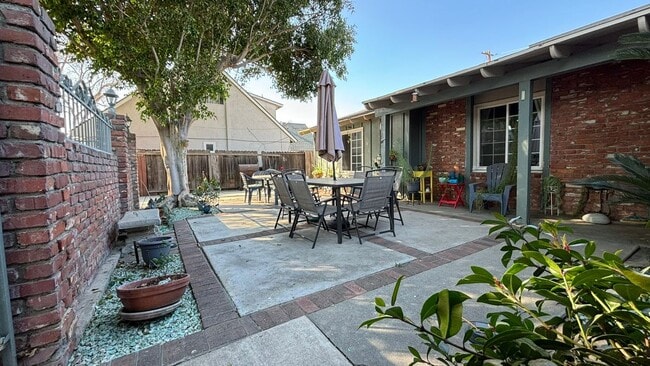 10975 Endicott Dr in Riverside, CA - Building Photo - Building Photo