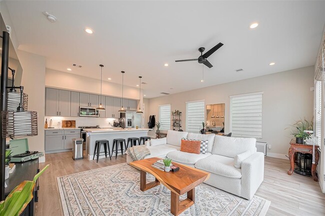 5209 Pinemont Creek Ln in Houston, TX - Building Photo - Building Photo
