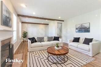 3350 Firethorn Drive in Whitestown, IN - Building Photo - Building Photo