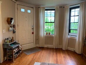 380 Riverway, Unit A in Boston, MA - Building Photo - Building Photo