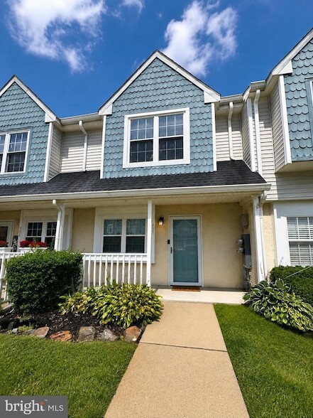 property at 937 Woodstock Ct
