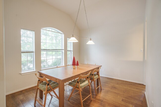 3 N Queenscliff Cir in Spring, TX - Building Photo - Building Photo