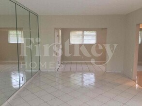 60 NW 189th Terrace in Miami, FL - Building Photo - Building Photo