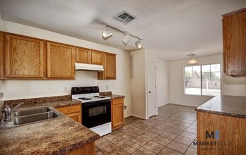 7407 S Sunrise Way in Buckeye, AZ - Building Photo - Building Photo