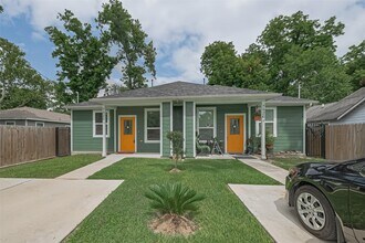 7926 Easter St in Houston, TX - Building Photo - Building Photo