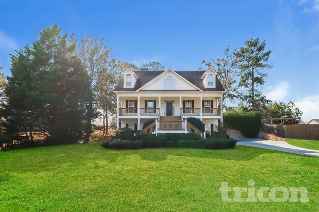 property at 2485 Highland Golf Course Cir SE