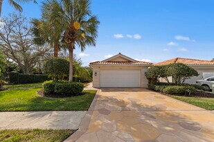 4748 San Carlo Ct in Naples, FL - Building Photo