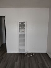 Singer Cedar 9852-54 Cedar in Bellflower, CA - Building Photo - Interior Photo