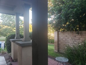 4705 Dartmoor Ct in Moorpark, CA - Foto de edificio - Building Photo