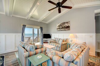 1526 S Shore Dr in Surf City, NC - Building Photo - Building Photo