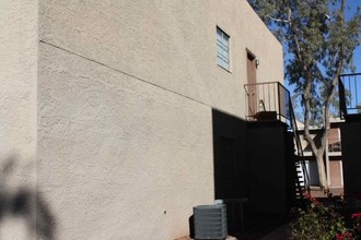 2826 E Marconi Ave in Phoenix, AZ - Building Photo - Building Photo