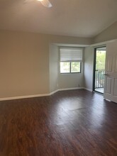 911 Harbour Pointe Way in Greenacres, FL - Foto de edificio - Building Photo