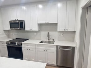 828 El Rado St in Coral Gables, FL - Building Photo - Building Photo