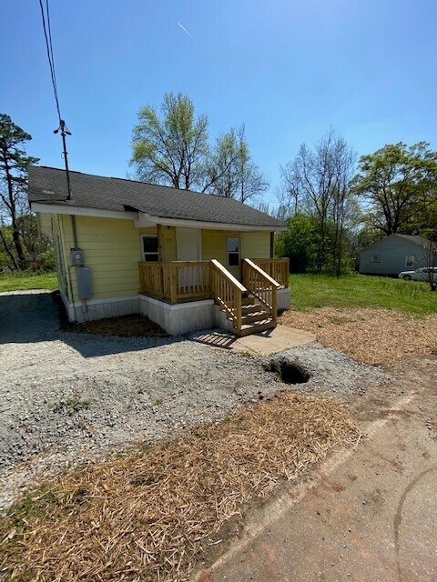 117 S 1224 in Woodruff, SC - Building Photo