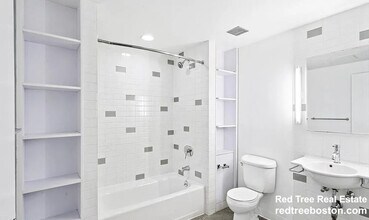 23 Sydney St, Unit 207 in Medford, MA - Building Photo - Building Photo