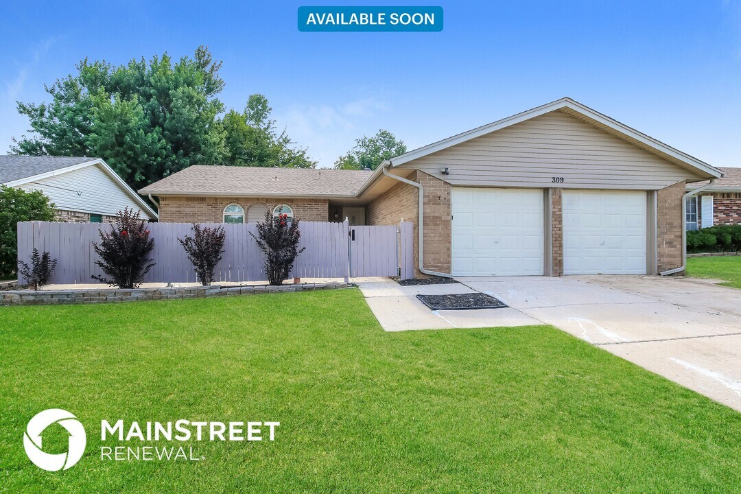 309 S Morgan Dr in Moore, OK - Building Photo