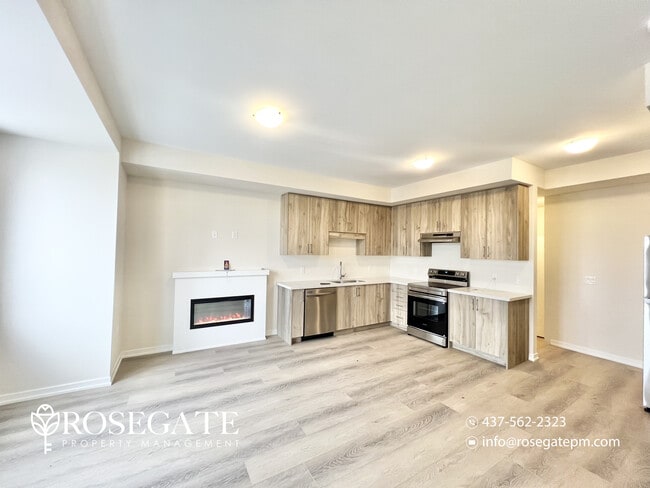 43 Kingbird Cmn in Cambridge, ON - Building Photo - Building Photo