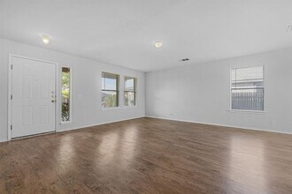 309 Musgrav in Kyle, TX - Building Photo - Building Photo
