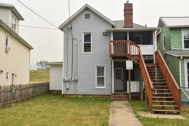 property at 614 W Main St