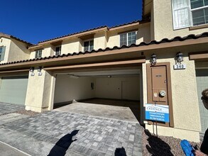 342 Pacific Sparrow Avenue in Henderson, NV - Building Photo - Building Photo