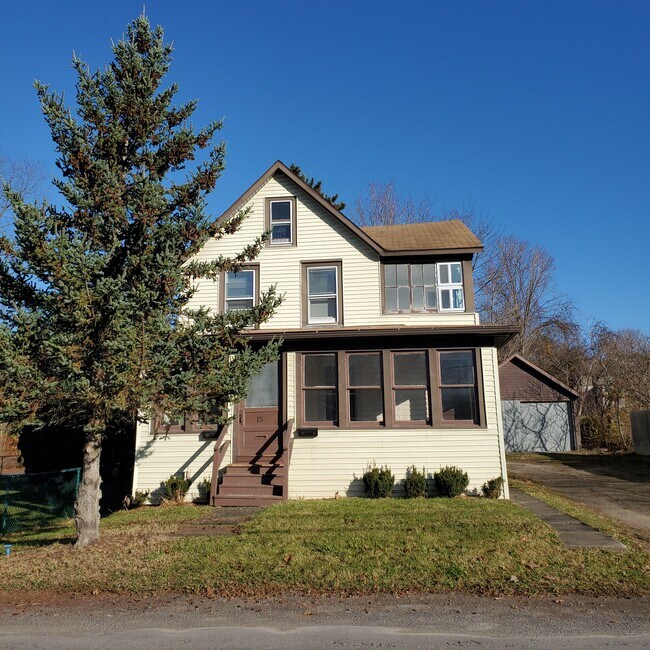 15 Susquehanna St Rentals in Oneonta, NY