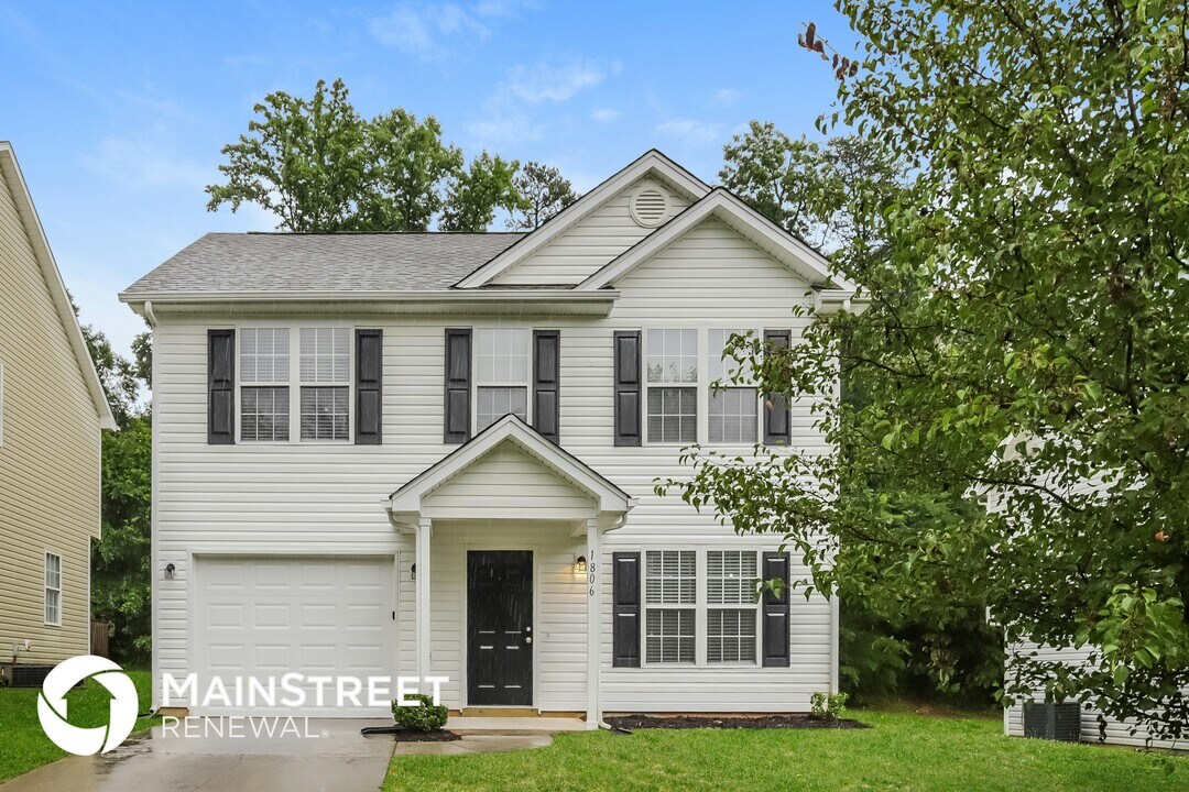 1806 Savannas Run Dr in Greensboro, NC - Building Photo