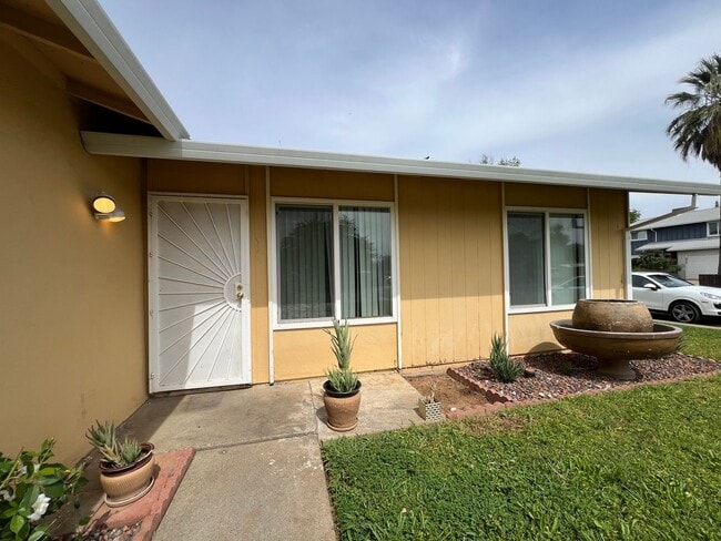 10450 Reymouth Ave in Rancho Cordova, CA - Building Photo - Building Photo
