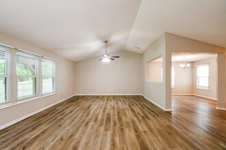 8835 Youngs Creek Ln in Indianapolis, IN - Building Photo - Building Photo