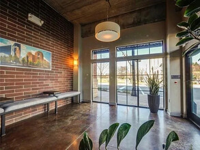 626 N Graham St, Unit 306 in Charlotte, NC - Building Photo - Building Photo