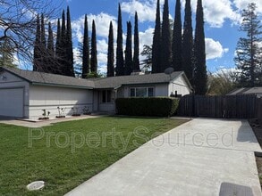 1708 Applegate Dr in Modesto, CA - Building Photo - Building Photo