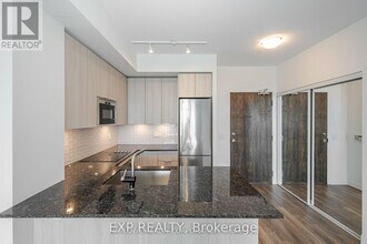 99 Eagle Rock Way in Vaughan, ON - Building Photo - Building Photo