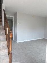 617 Center St in Manchester, CT - Building Photo - Building Photo