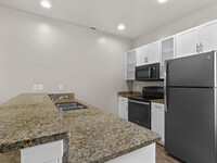 South Ridge Townhomes in South Jordan, UT - Building Photo - Building Photo