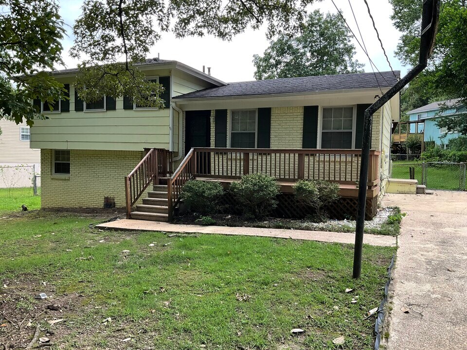 1436 3rd Pl NW in Center Point, AL - Building Photo