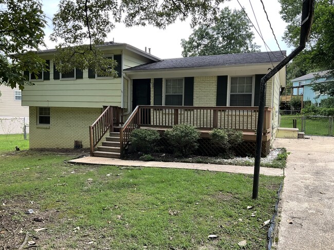 property at 1436 3rd Pl NW