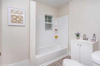 1215 Clark St in Des Moines, IA - Building Photo - Building Photo