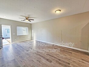 1121 Sixshooter Ave in Pahrump, NV - Building Photo - Building Photo